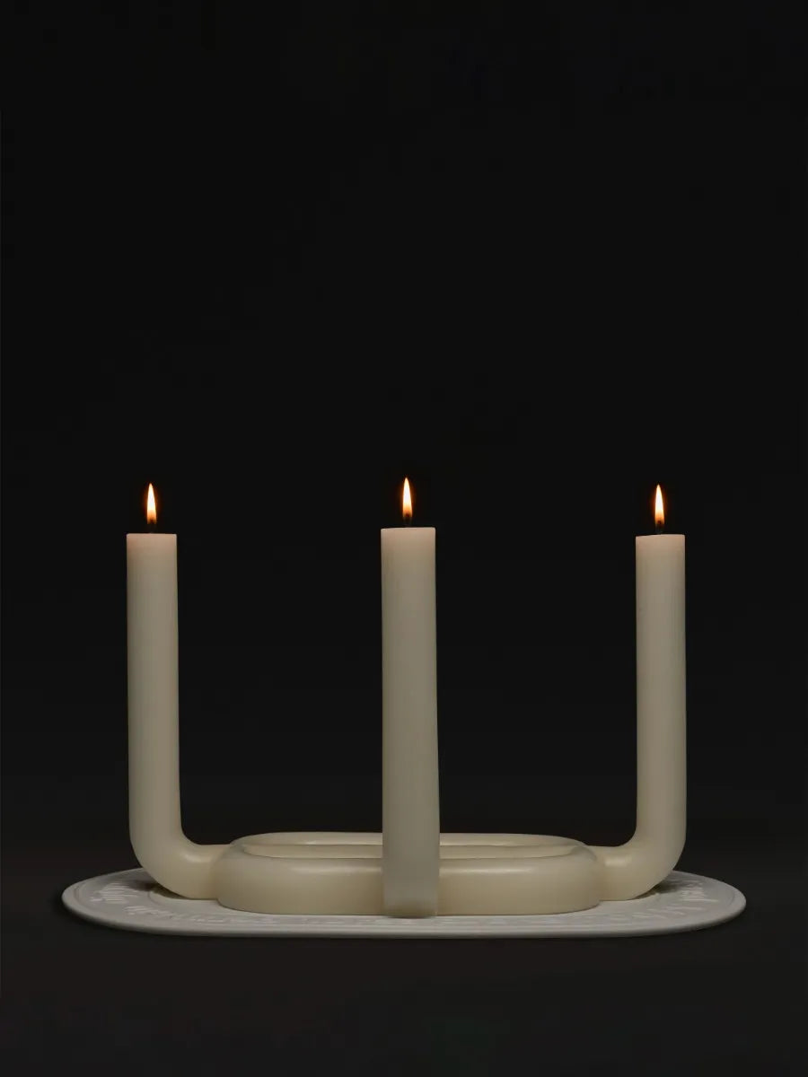 white-description white dots