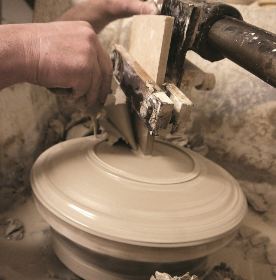 Decorative plate - Yellow cast shadow