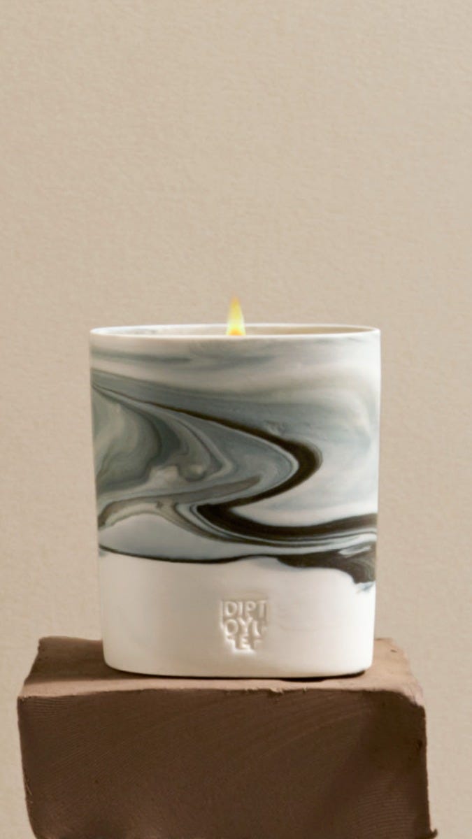 edito-image white-dots