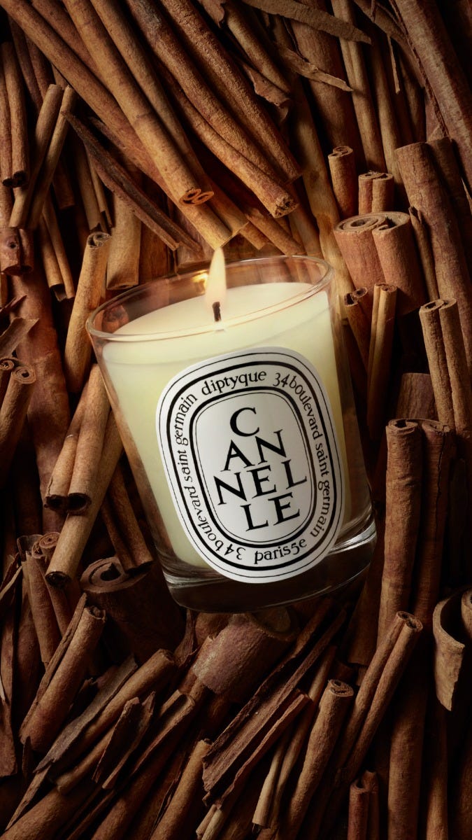 edito-image white-dots