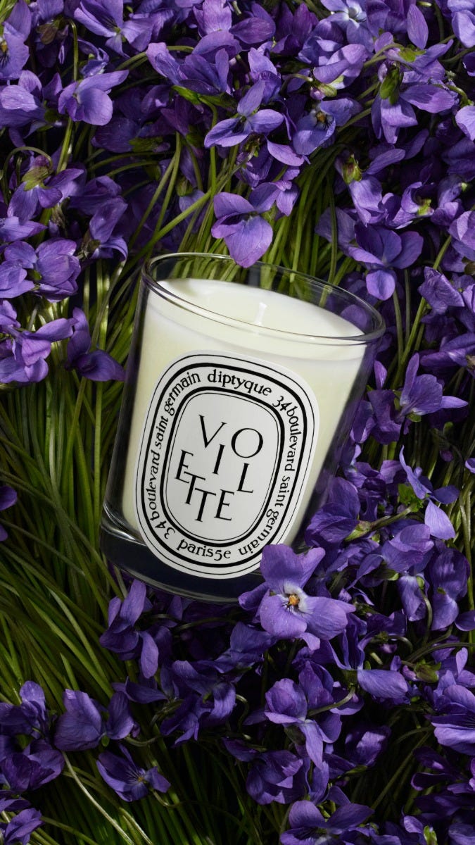 edito-image white-dots